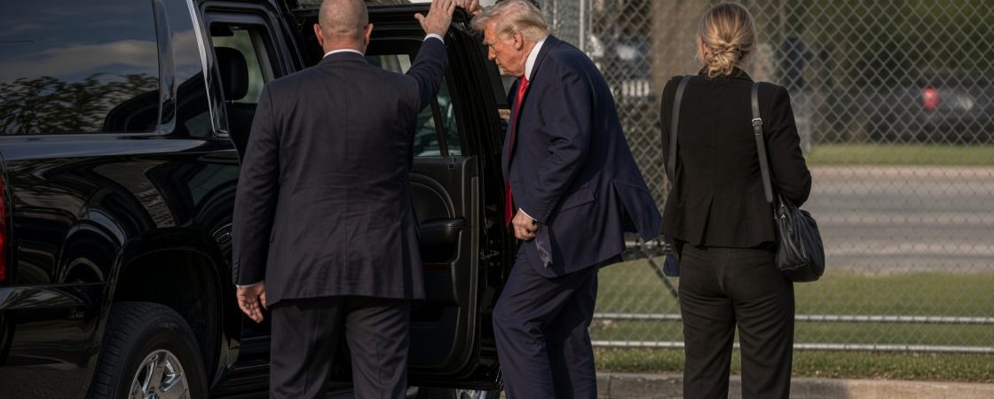 Trump Air Force One stumble